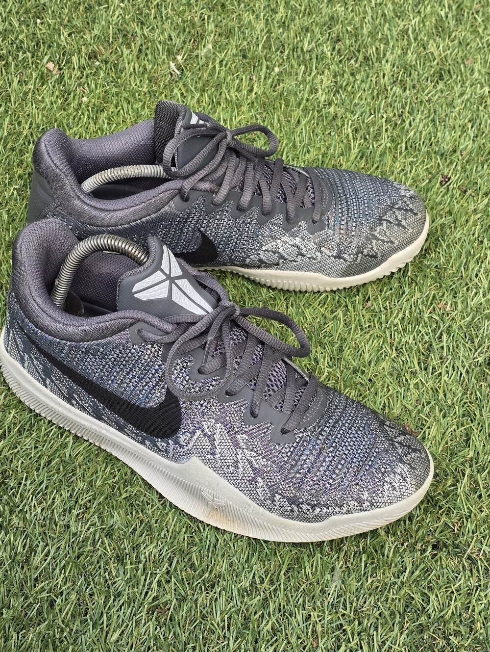NIKE KOBE MAMBA RANGE - Mens Sneakers - SIZE 8